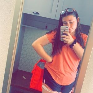 Meet your Posher, Abigail